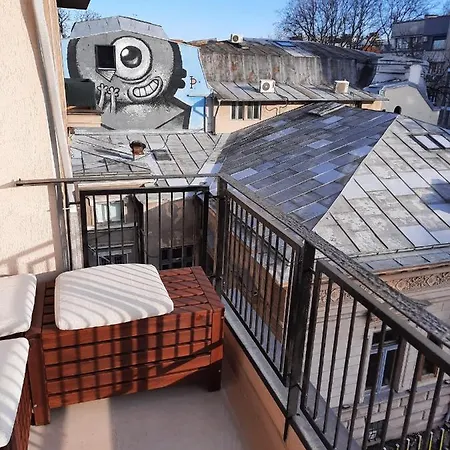 Luxury Center - Garofita Romana *