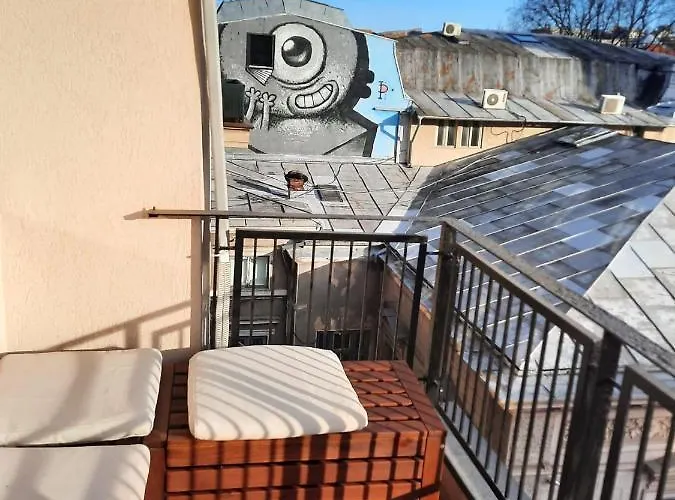 Luxury Center - Garofita Romana *