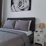 Luxury Center - Garofita Romana