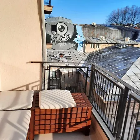 Luxury Center - Garofita Romana *