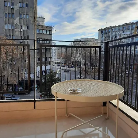 Luxury Center - Garofita Romana Apartment *