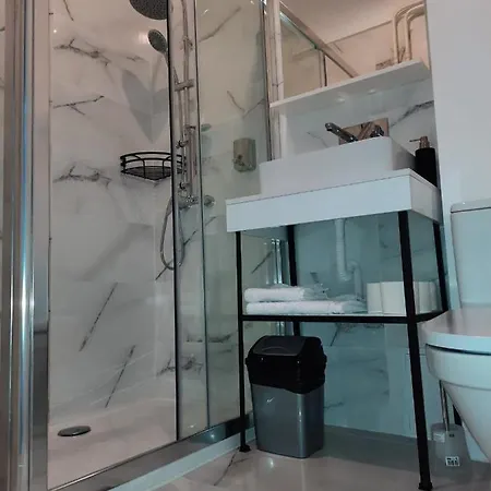 Luxury Center - Garofita Romana *