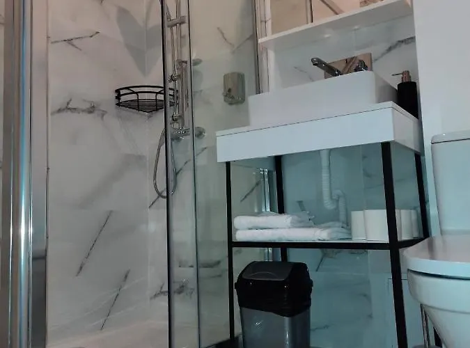 Luxury Center - Garofita Romana *